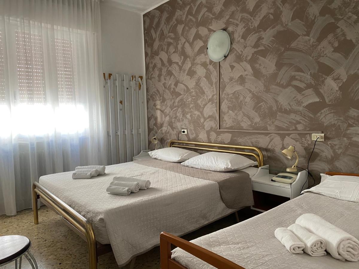 Villa Mirna Rimini Bagian luar foto