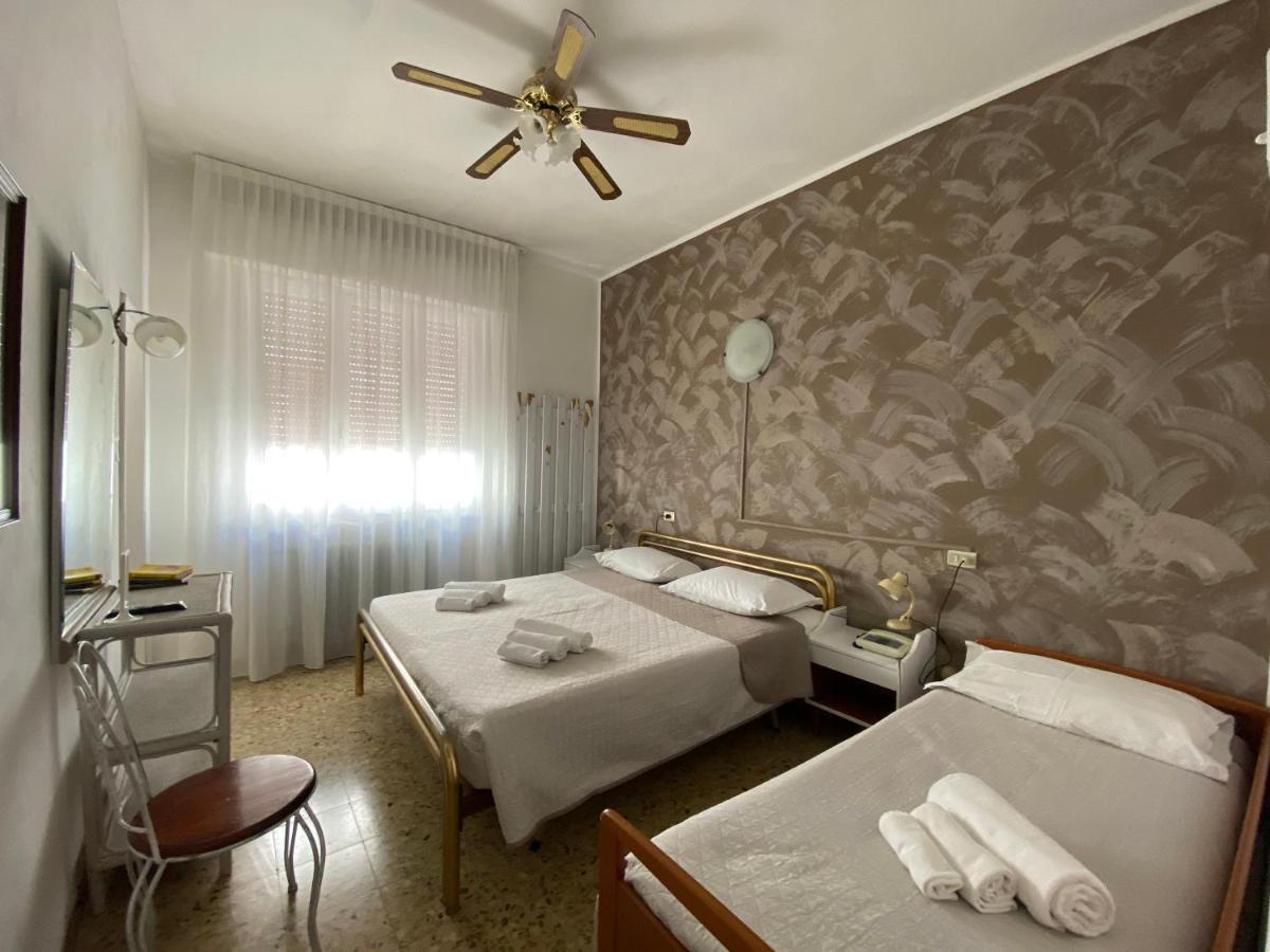Villa Mirna Rimini Bagian luar foto